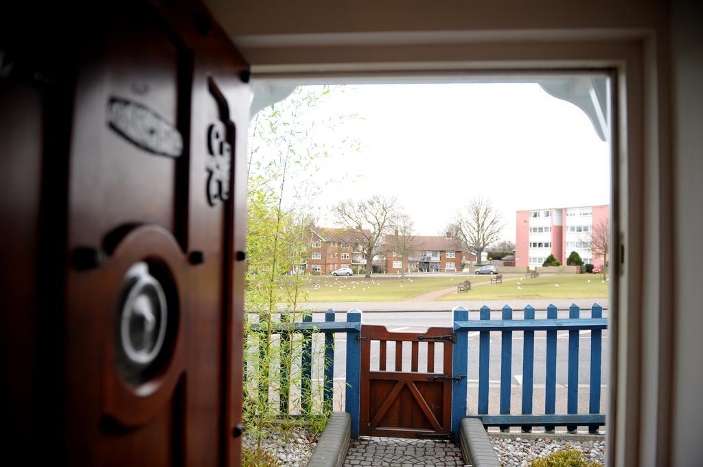 The Greyhound Cottage Chigwell Exteriör bild
