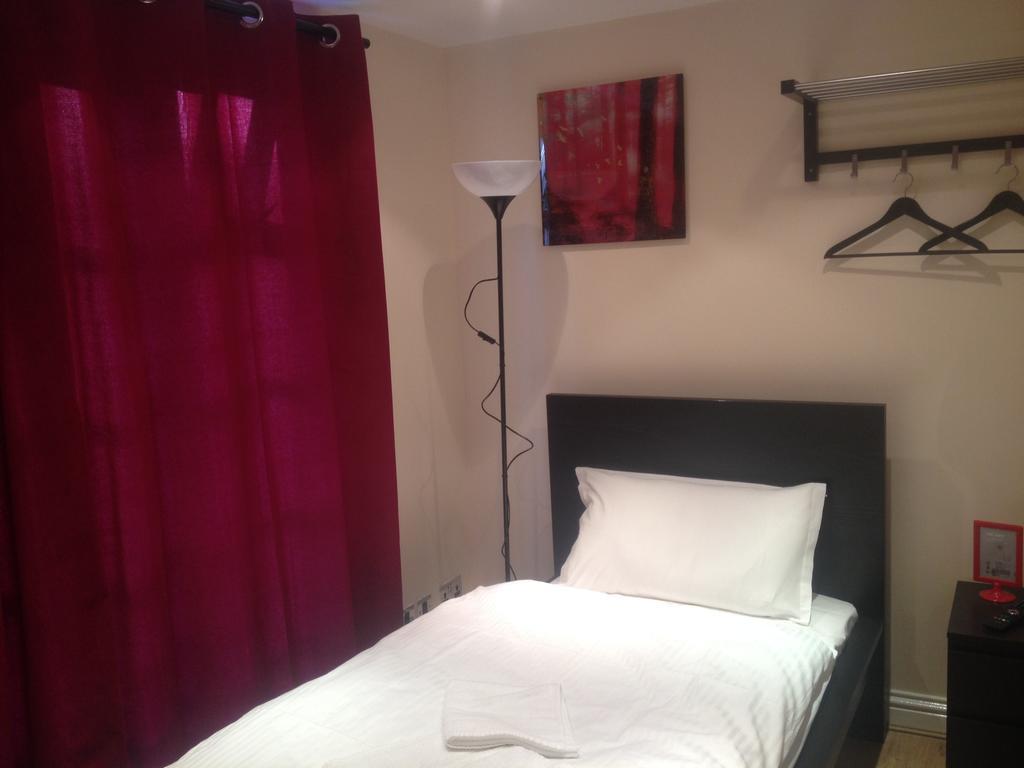 The Greyhound Cottage Chigwell Exteriör bild