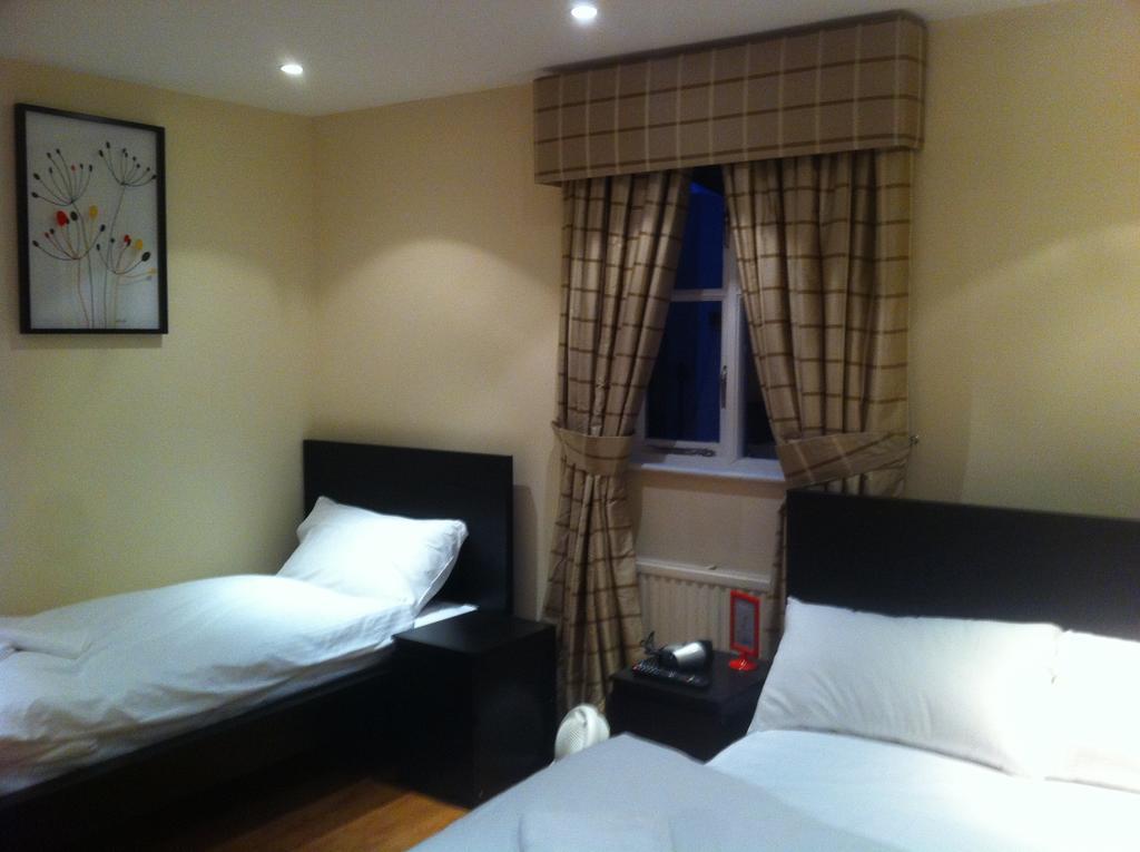 The Greyhound Cottage Chigwell Rum bild