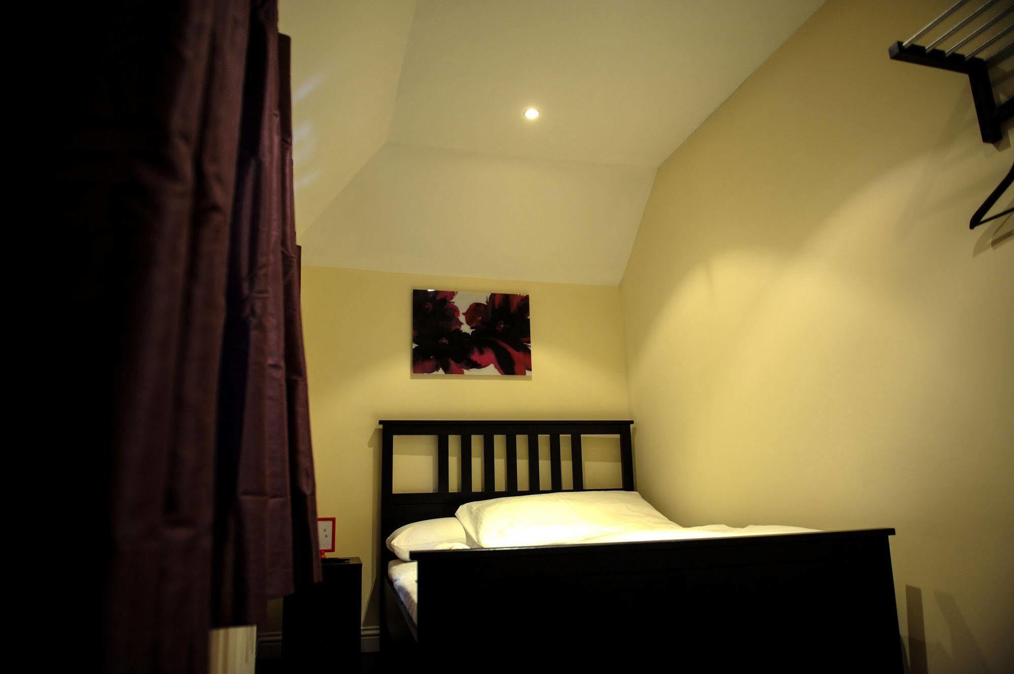 The Greyhound Cottage Chigwell Exteriör bild